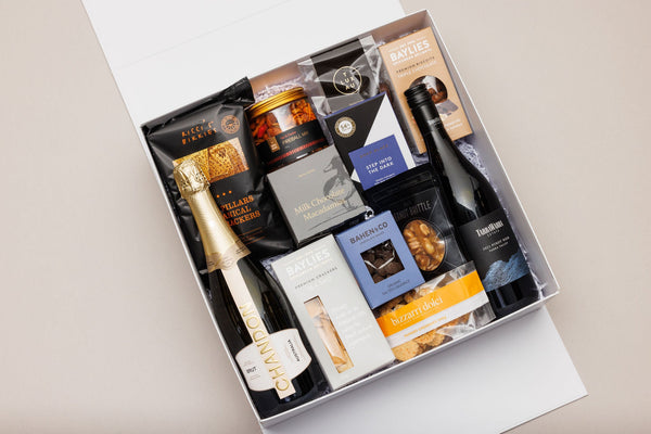 Gourmet Delights to Share Hamper - The It Kit