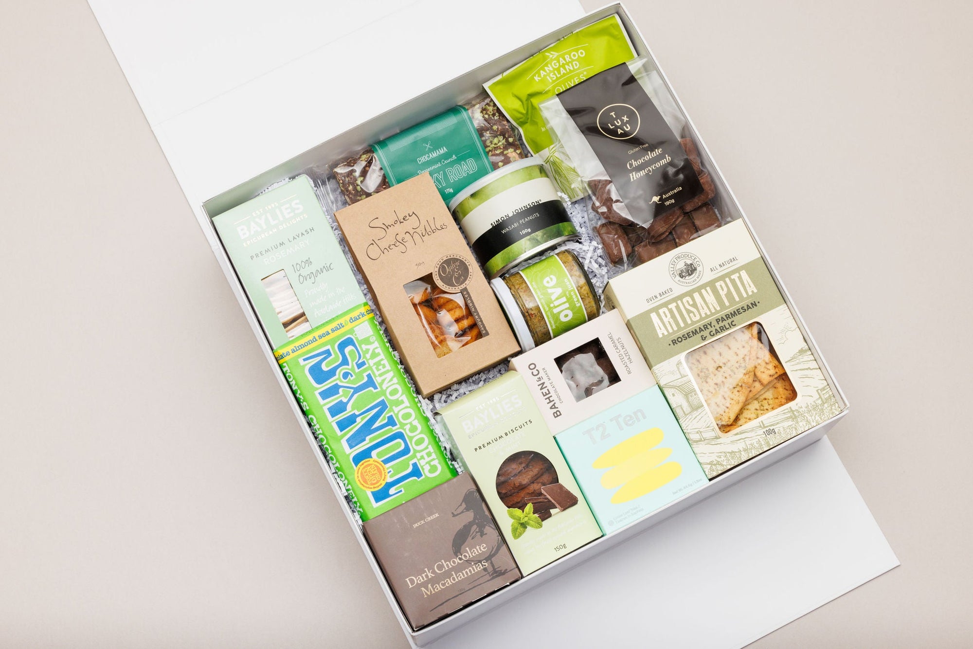 Nibbles Hamper to Share - with Moet – The It Kit